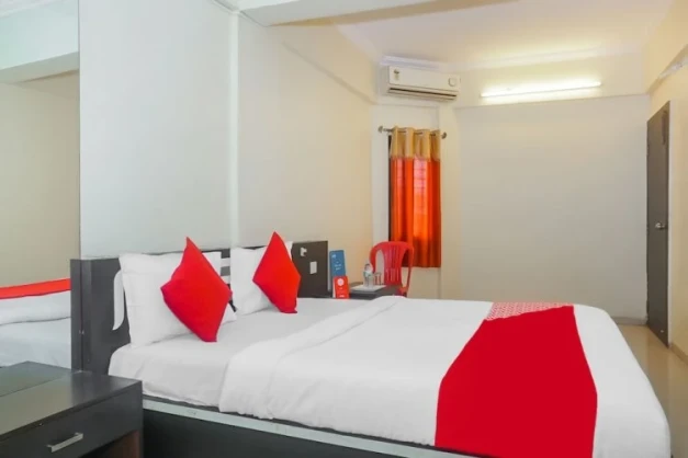 Oyo 17121 Hotel Yashraj Inn