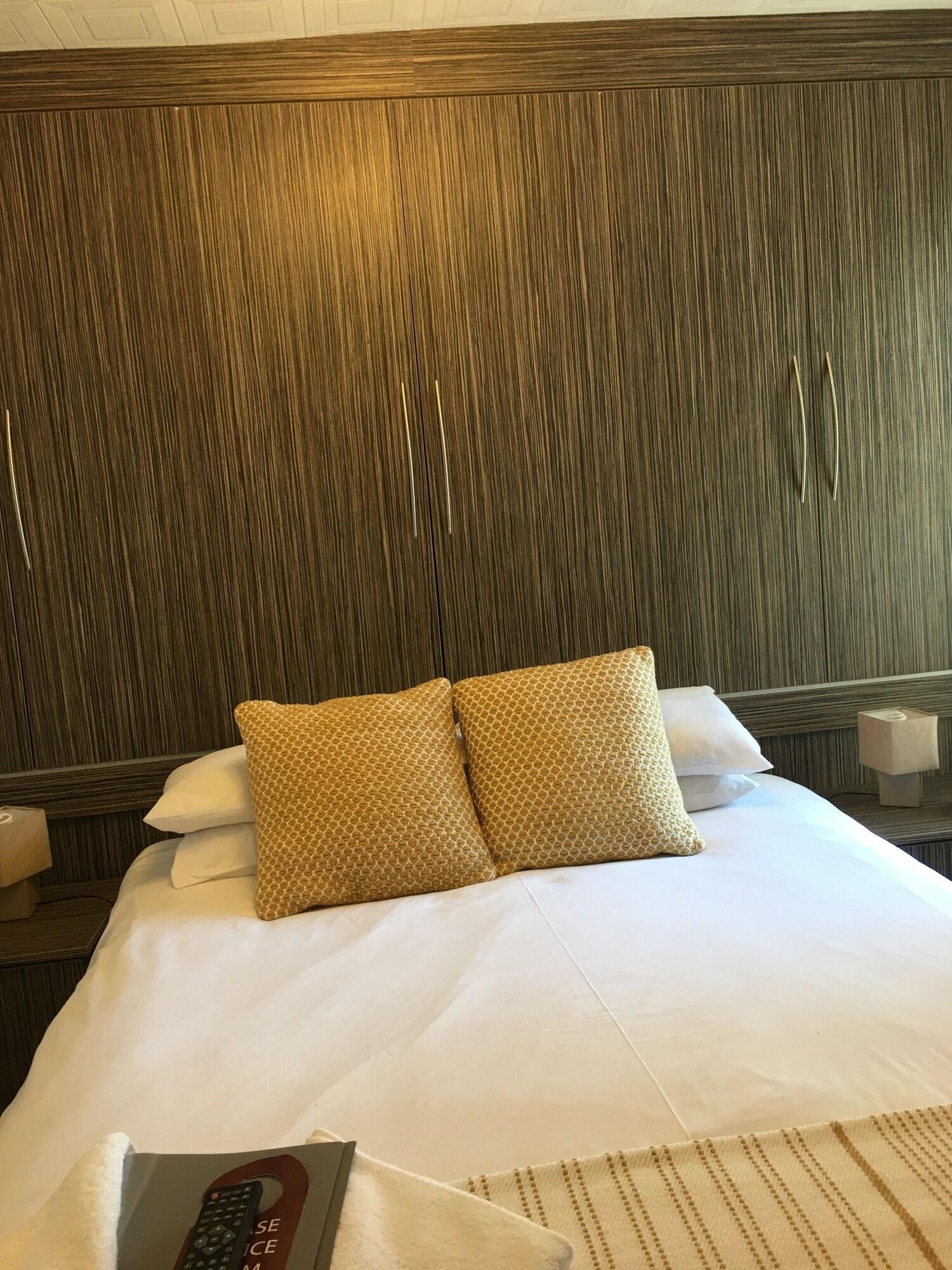 Glenheath Hotel