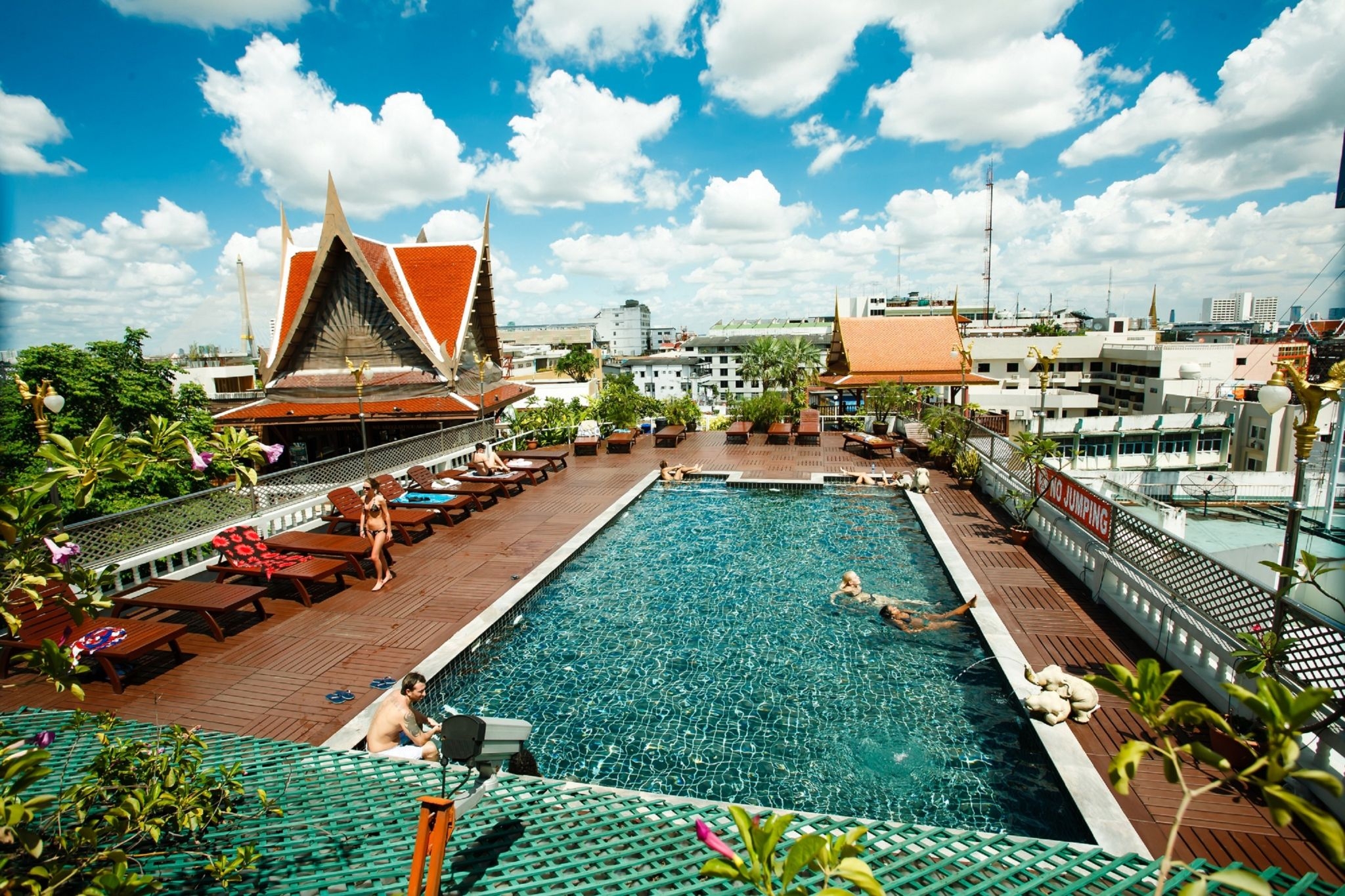 Dang Derm in The Park Khaosan
