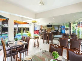 OYO 9538 Hotel Emerald De Aalayam