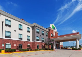 Holiday Inn Express Hotel & Suites Sealy