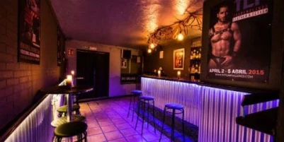 CÜERO Men's Bar