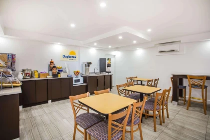 Days Inn by Wyndham Ormond Beach Mainsail Oceanfrt