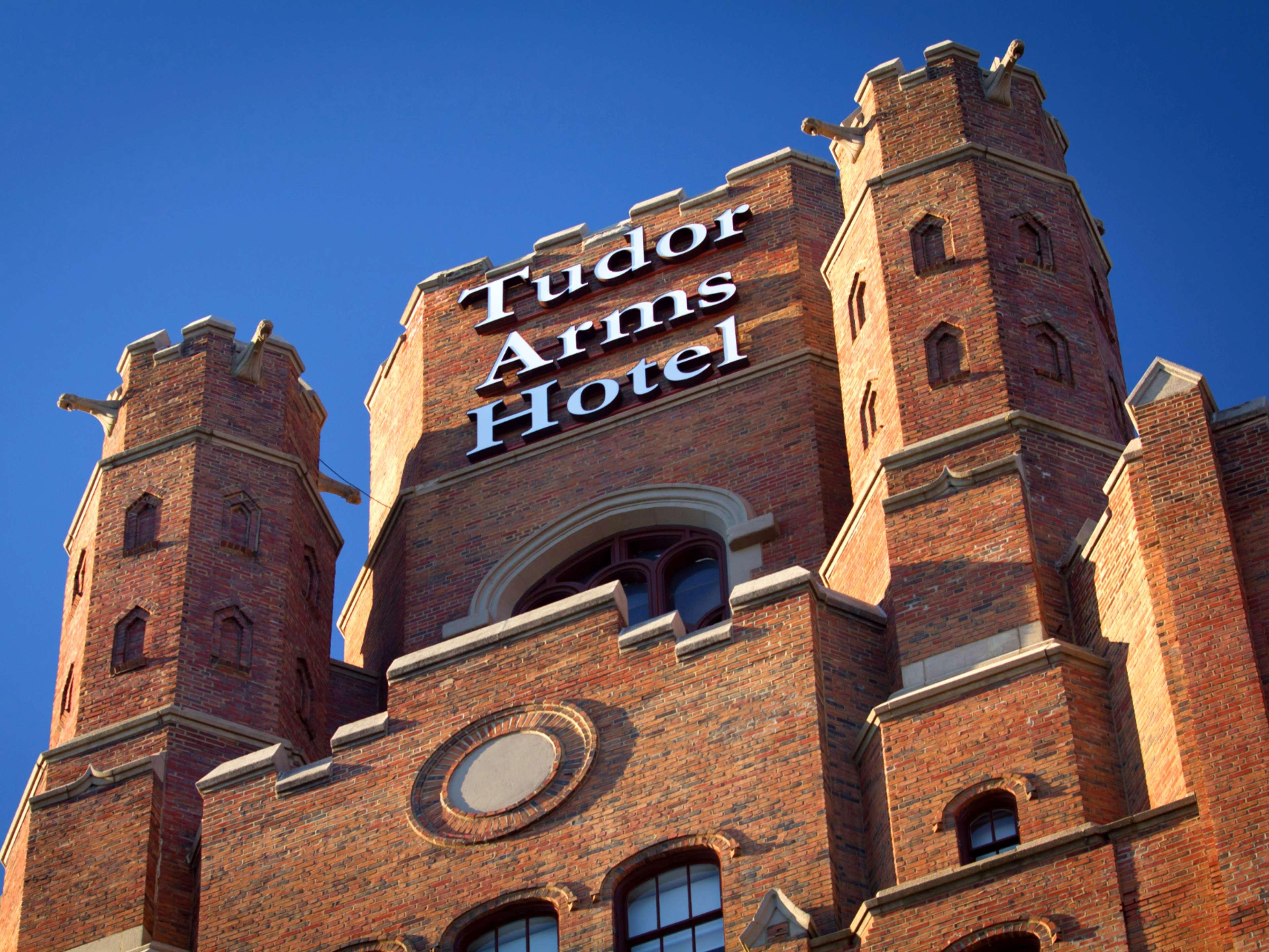 The Tudor Arms Hotel Cleveland - a DoubleTree by H