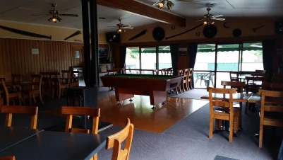 Mahoe Motel Bar N Grill