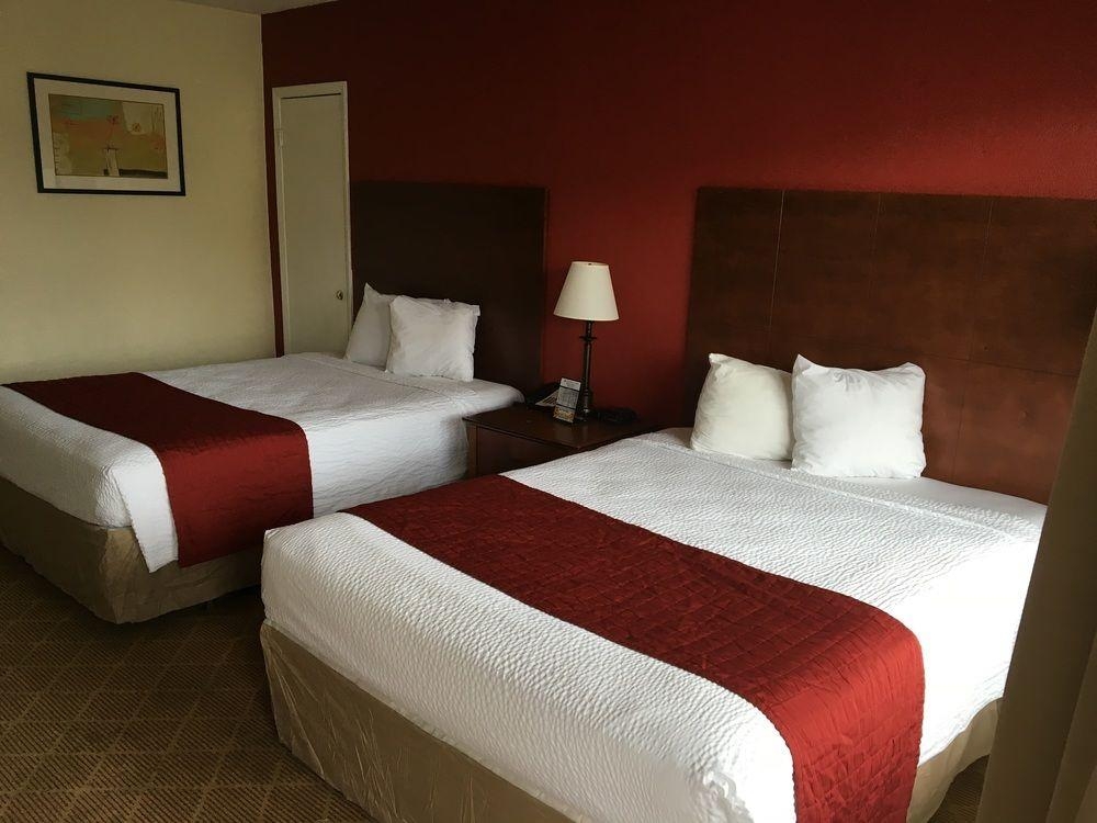 Summer Wind Inn and Suites