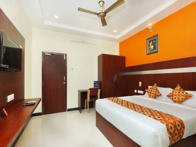 OYO 15115 Hotel Ramcharan Residency