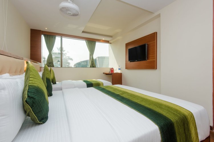OYO 11721 Hotel Aromas