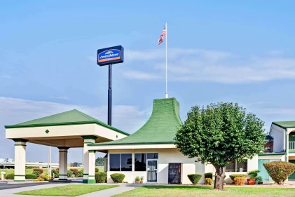 Super 8 by Wyndham McDonough GA