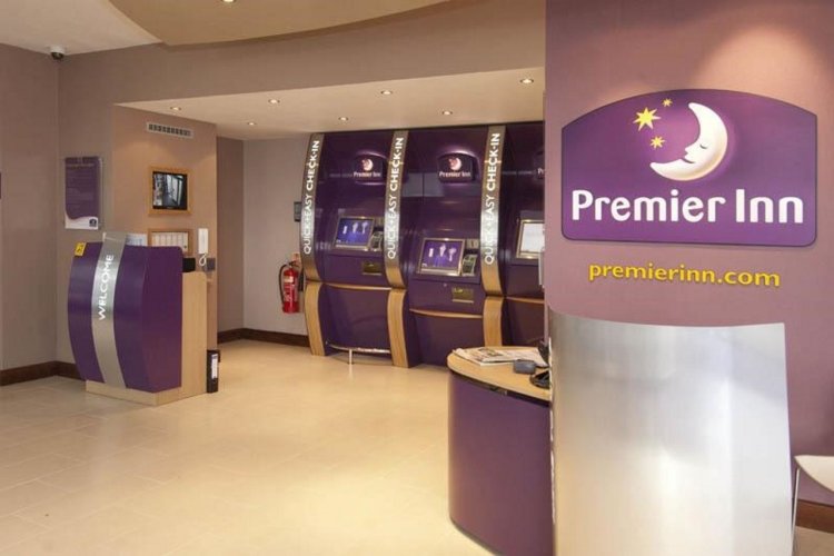 Premier Inn Cardiff City Centre (Queen Street)