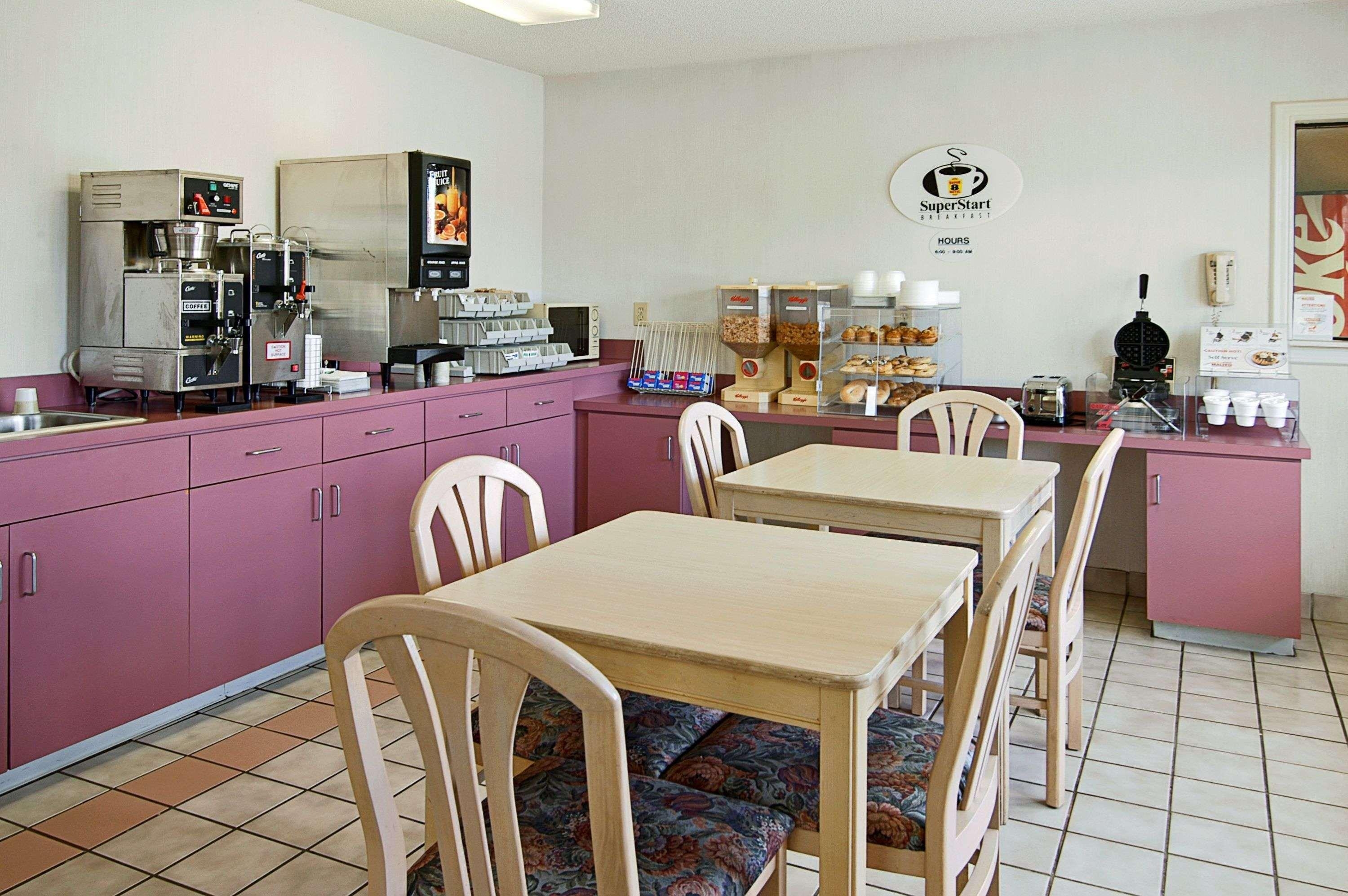 Super 8 by Wyndham Richburg/Chester Area