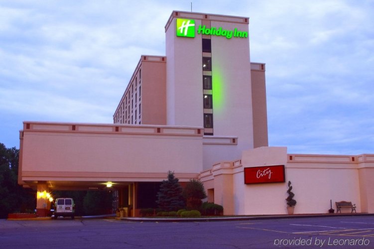 Garden Plaza Hotel