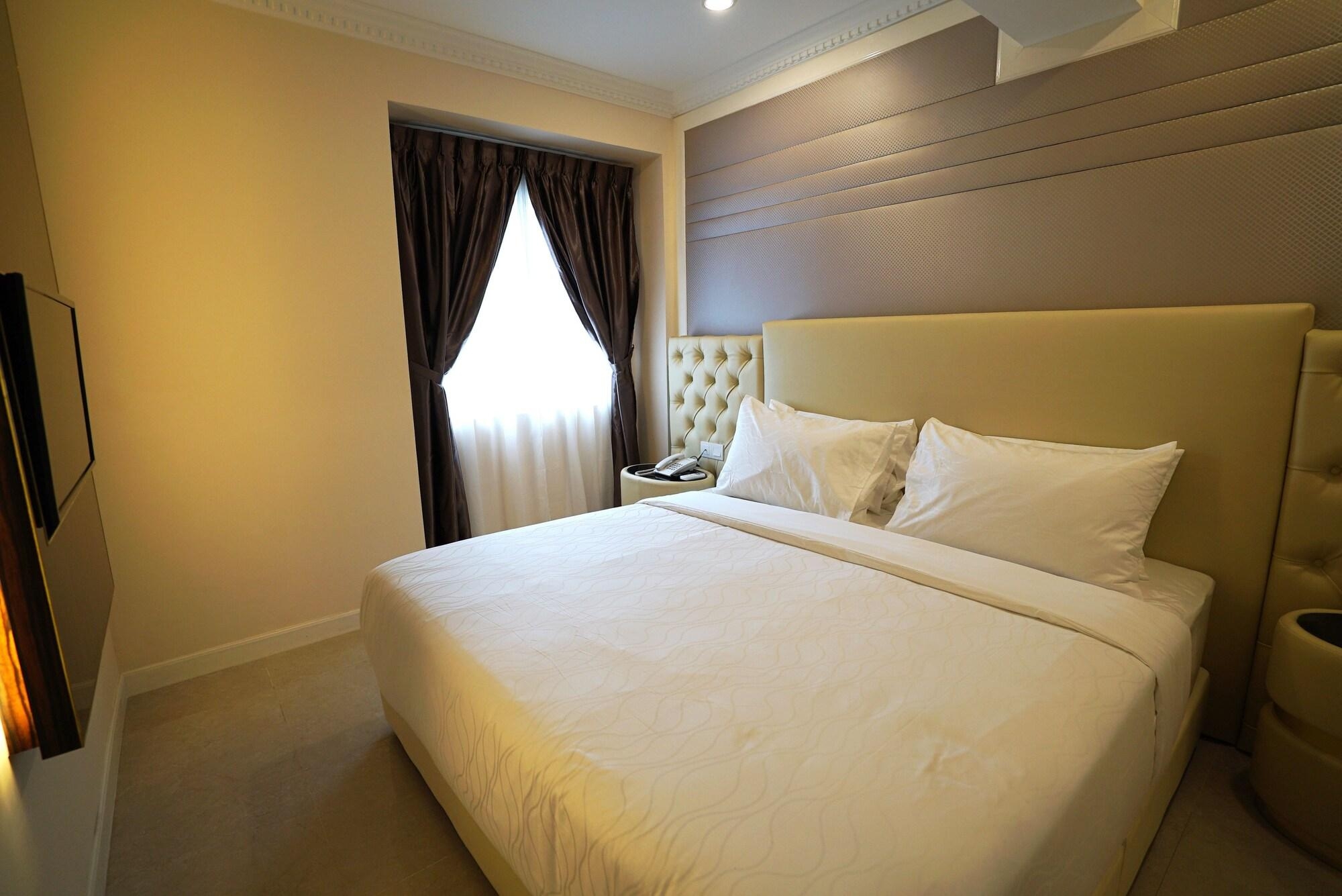 Ritzton Hotel