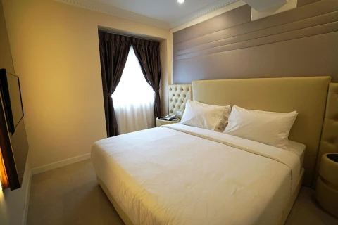 Ritzton Hotel