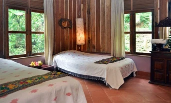 Vanvisa at the falls