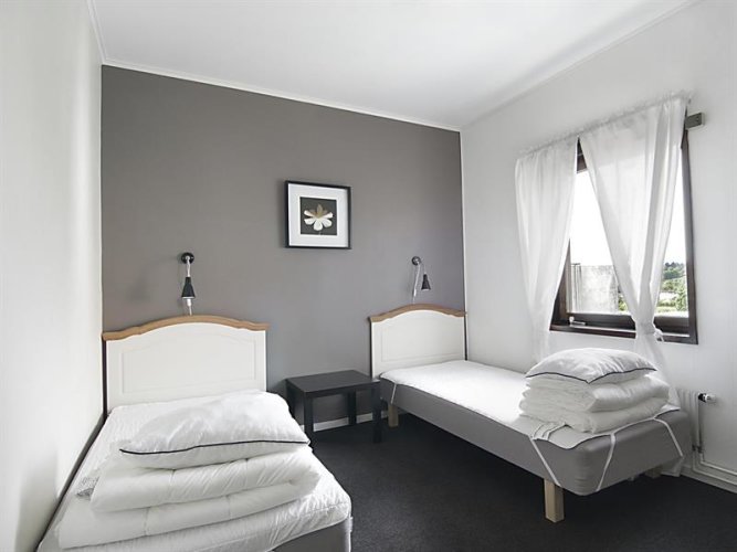 Hotel & Vandrarhem 10 - Hostel