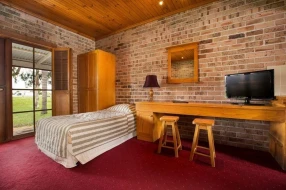 Macquarie Inn