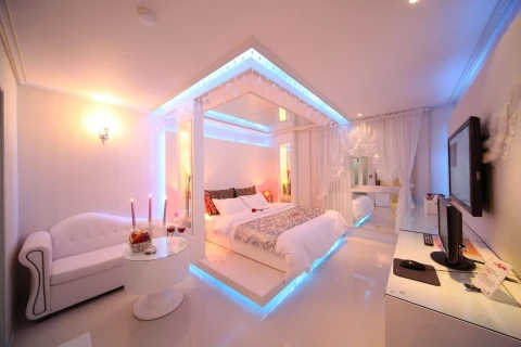 Esia Hotel