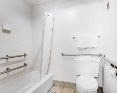 Rodeway Inn & Suites WI Madison-Northeast