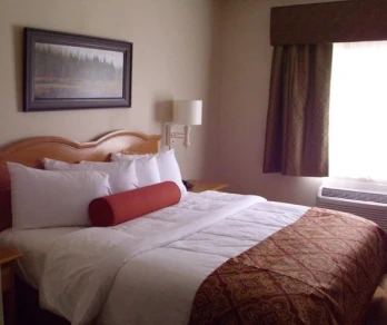 Savanna Inn & Suites