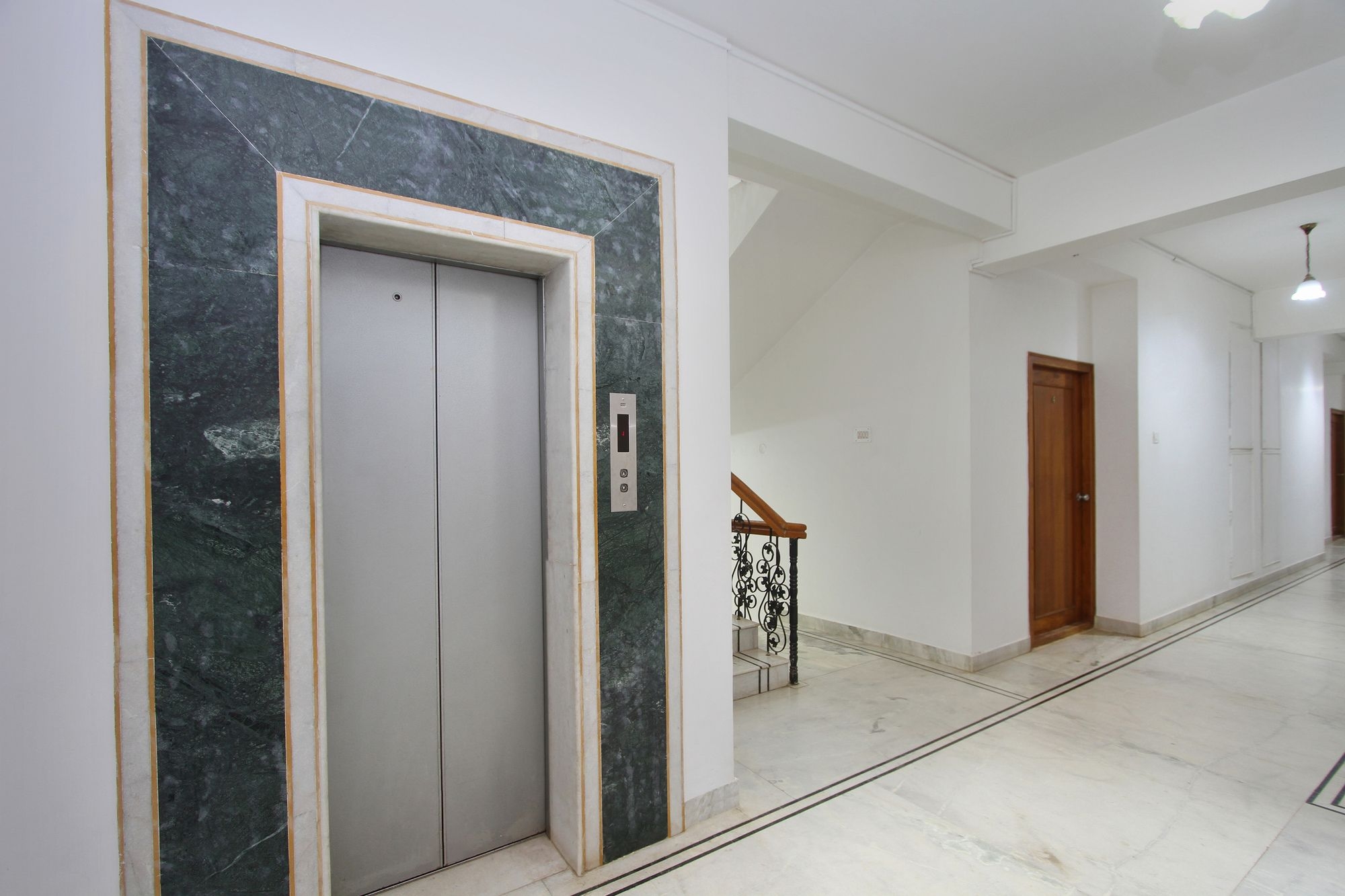 OYO 5345 Hotel Sai Rennaissance