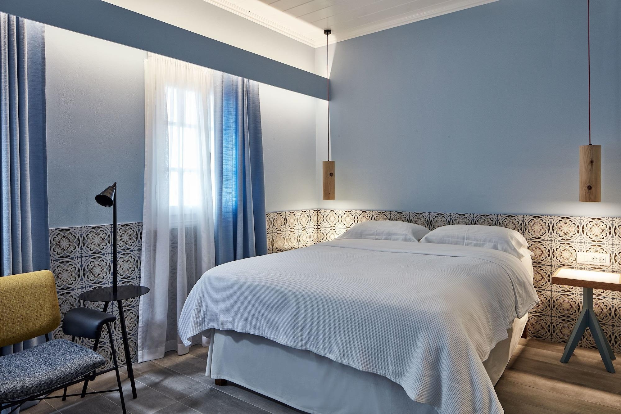 Angelina Aegina Boutique Escape