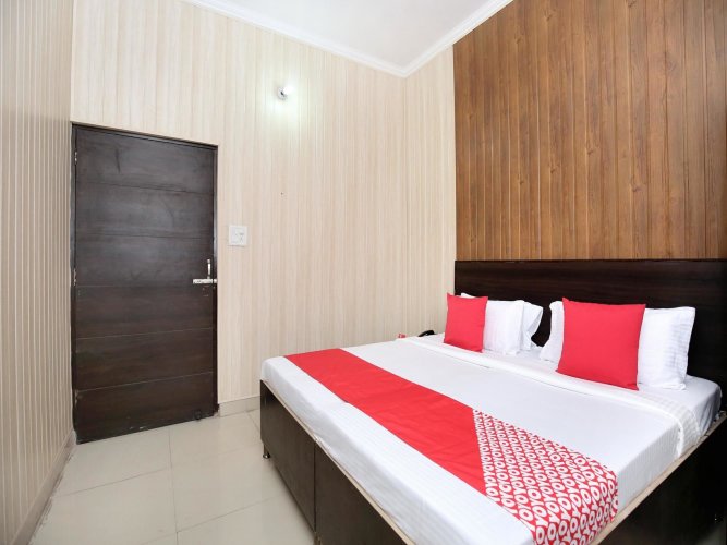 OYO 13088 Hotel Basant