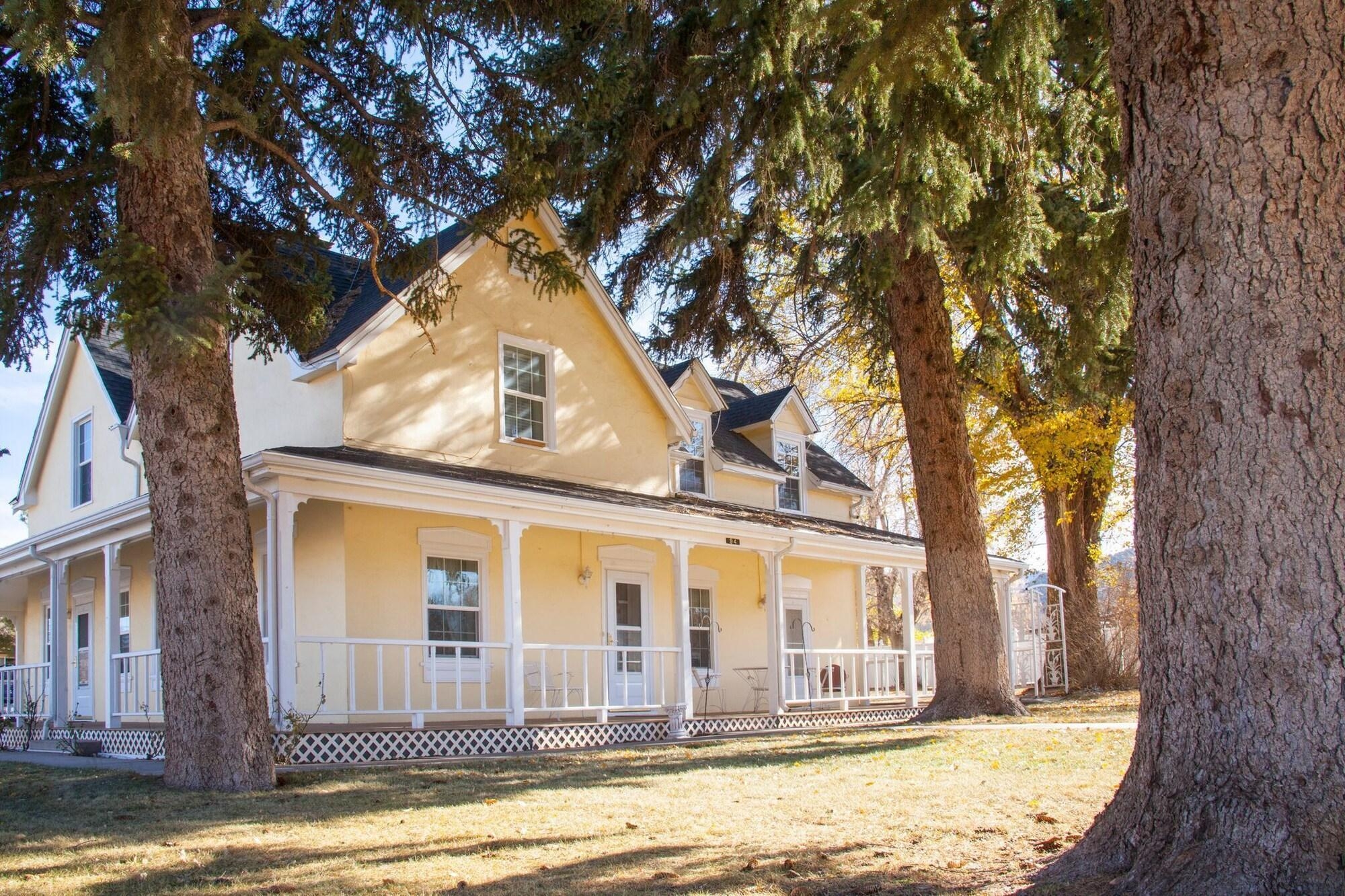 Lizzie's Heritage Inn