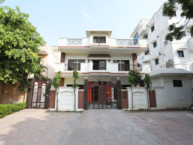 OYO 9530 Hotel Naval Residency