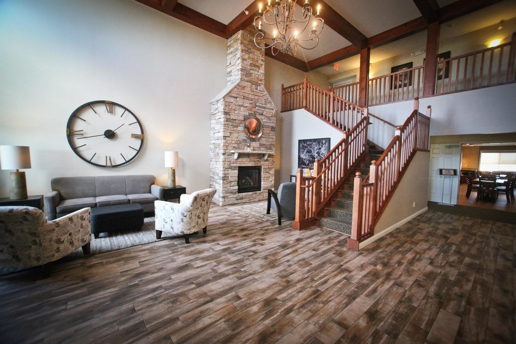 Crossings Inn & Suites by GrandStay