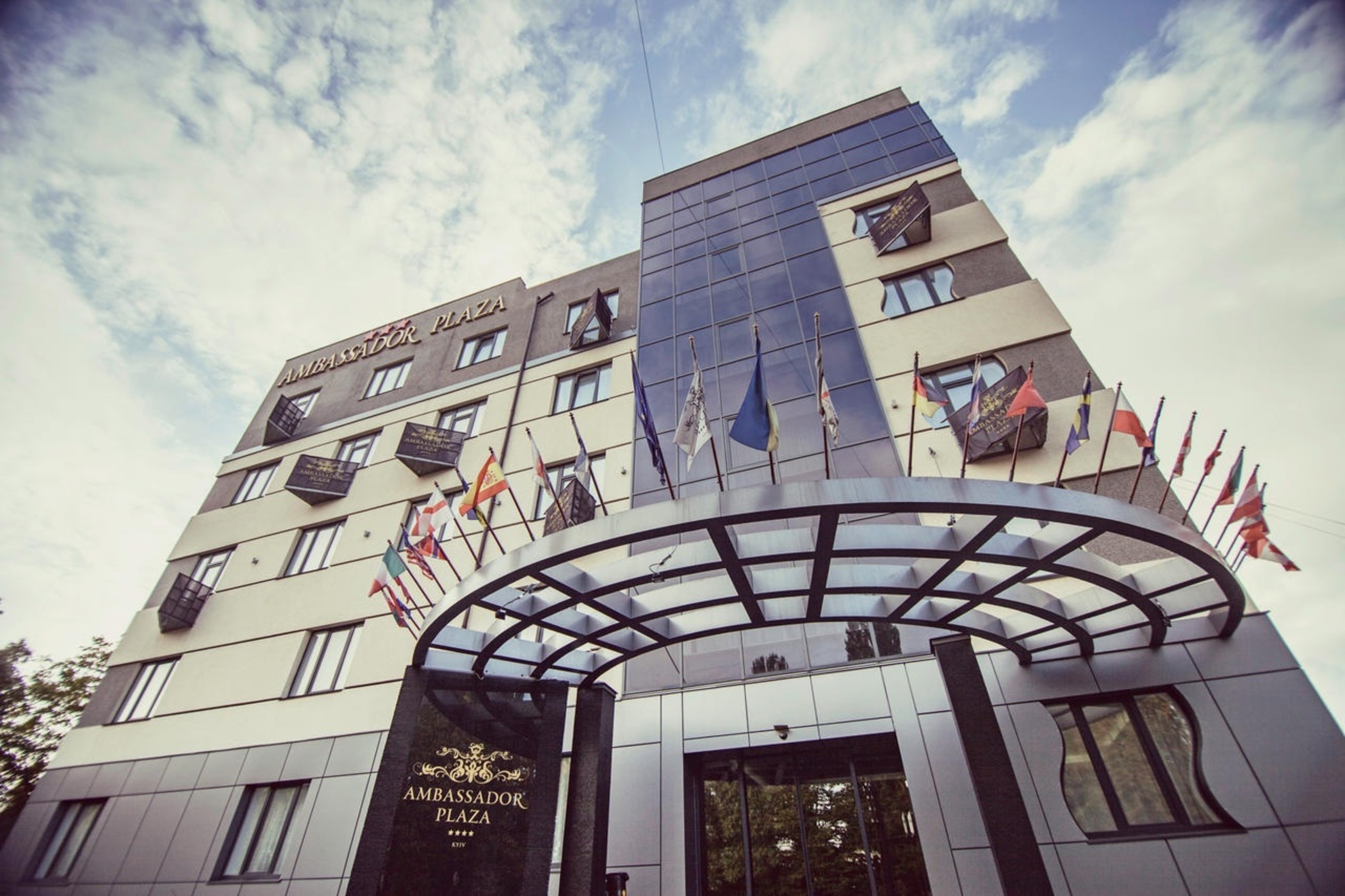 Ambassador Plaza Hotel