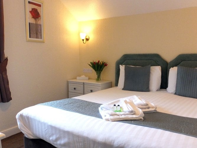 Holmlea Guest House