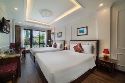 Golden Sail Hotel