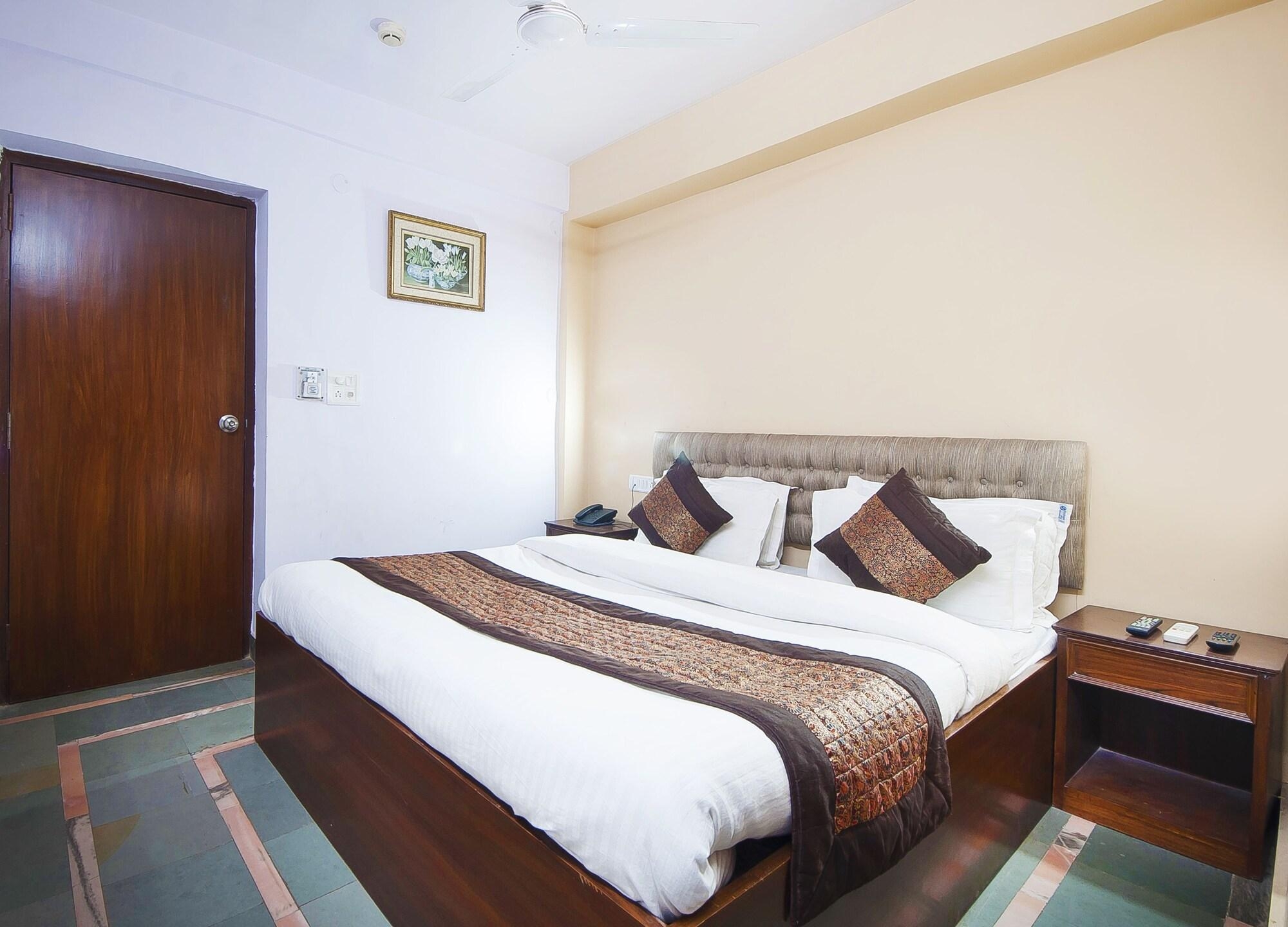 OYO 15515 Hotel Landmark Inn