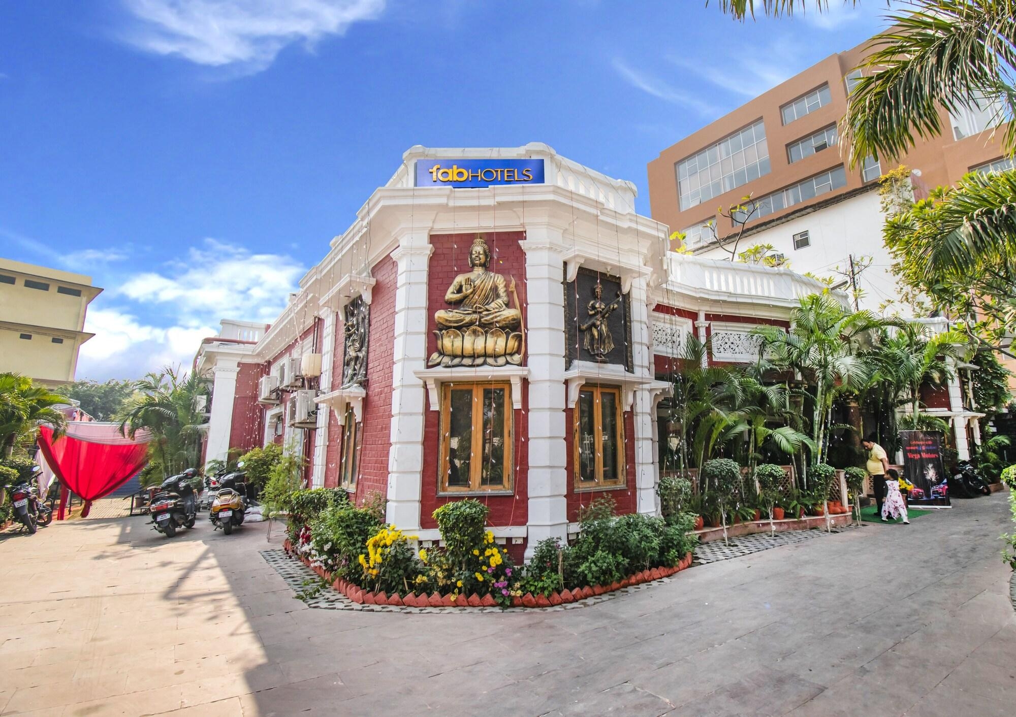 Fabhotel Heritage Inn Charbagh
