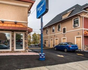 Rodeway Inn Newark Airport