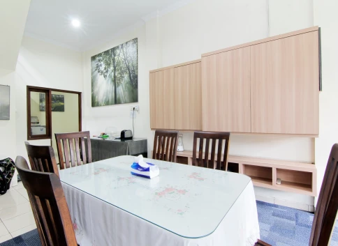Embe Joglo Homestay by ZUZU