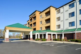 Courtyard By Marriott Milwaukee Brown Deer