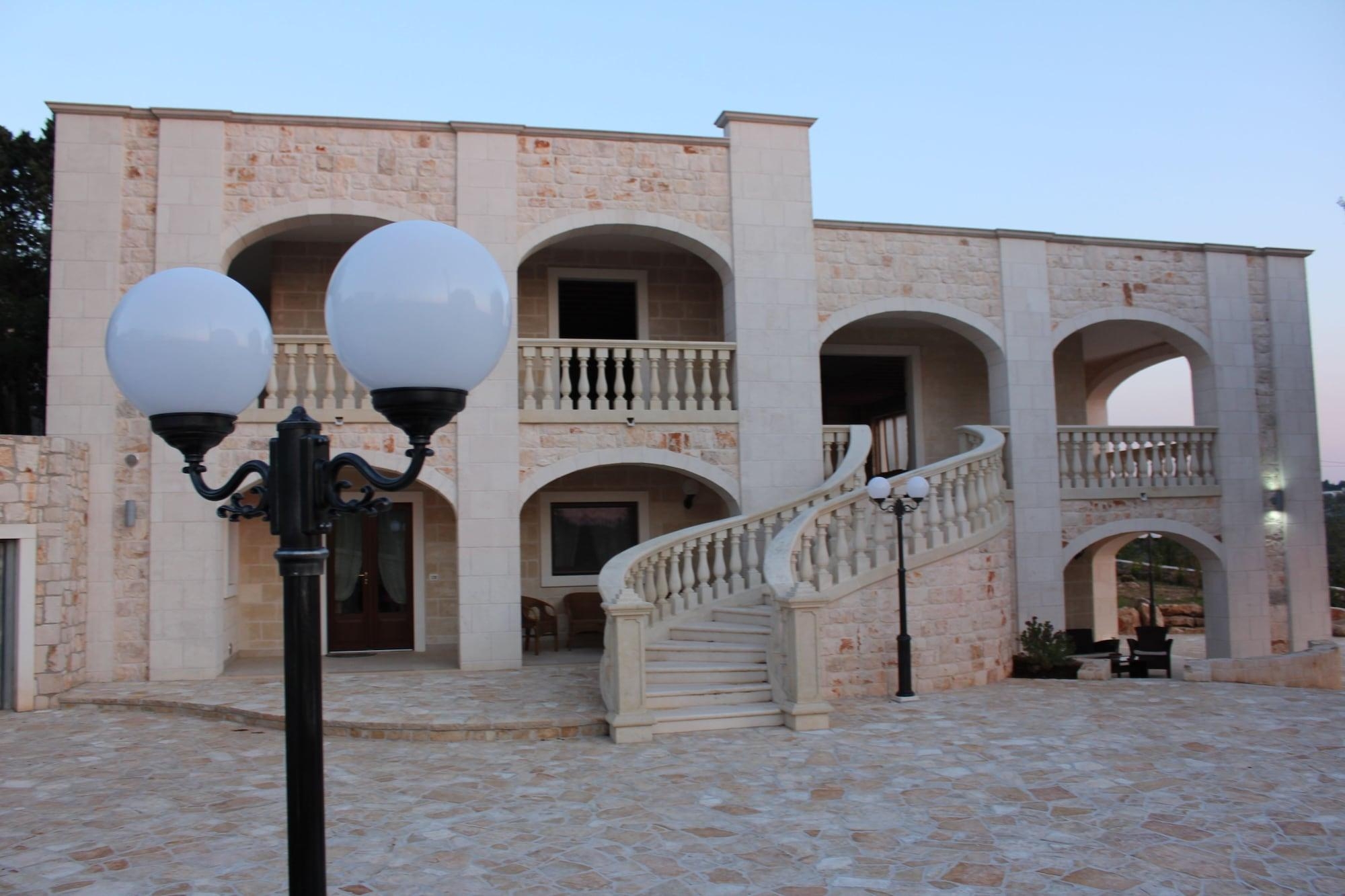 Holiday Gli Archi