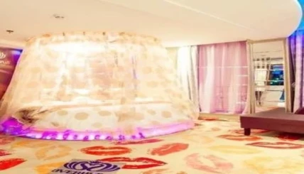 Houhai Theme Hotel