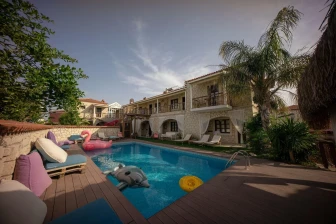 Nobela Hotel