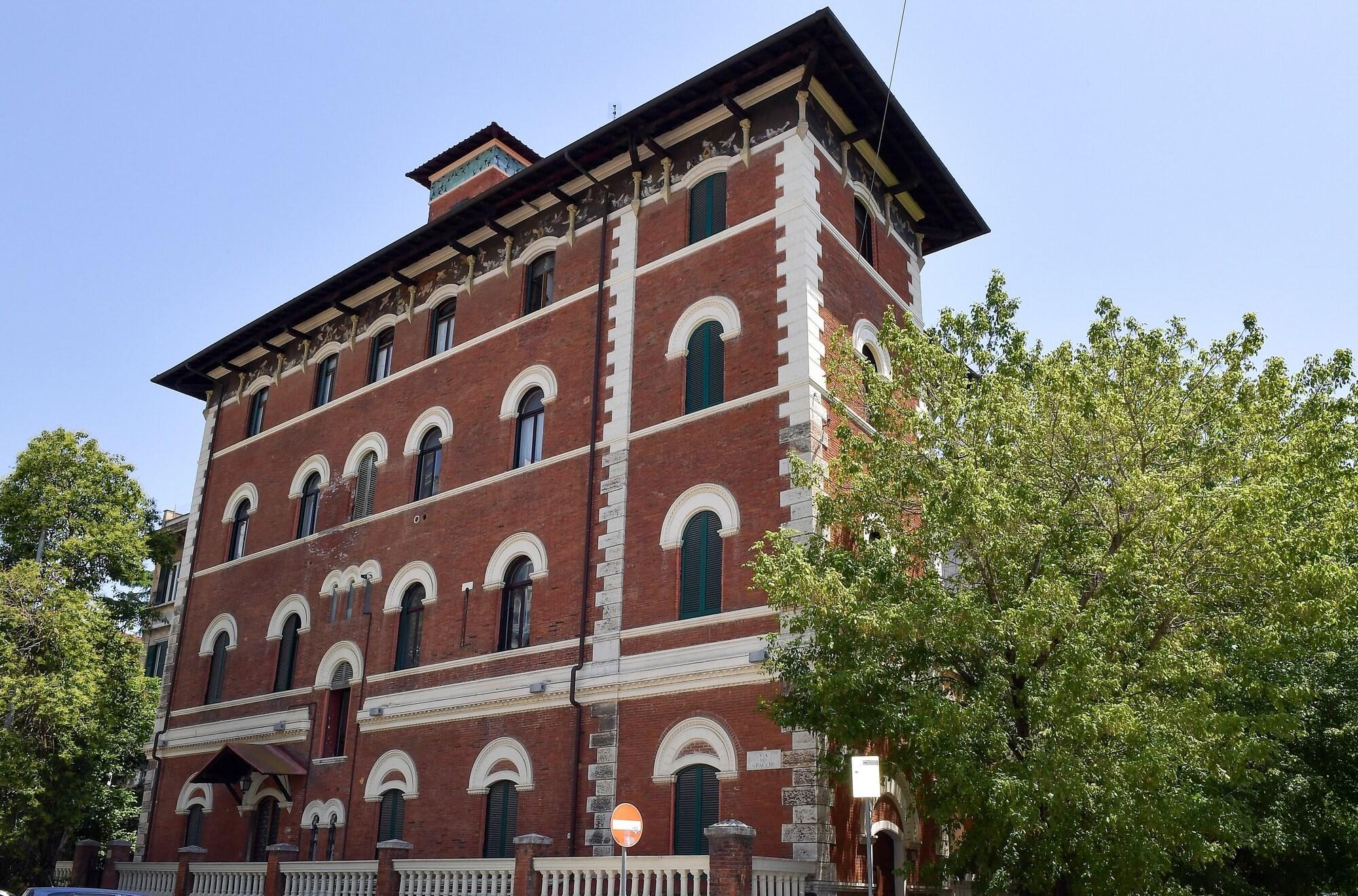 Suites Farnese Design Hotel