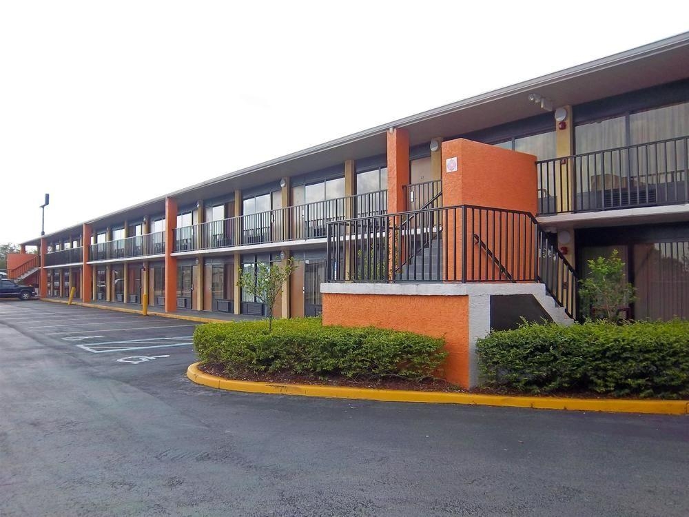 Americas Best Value Inn-FL Turnpike & I-95 Junctio