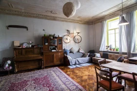 Chickadee Hostel