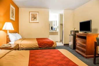 Red Carpet Inn Norwalk