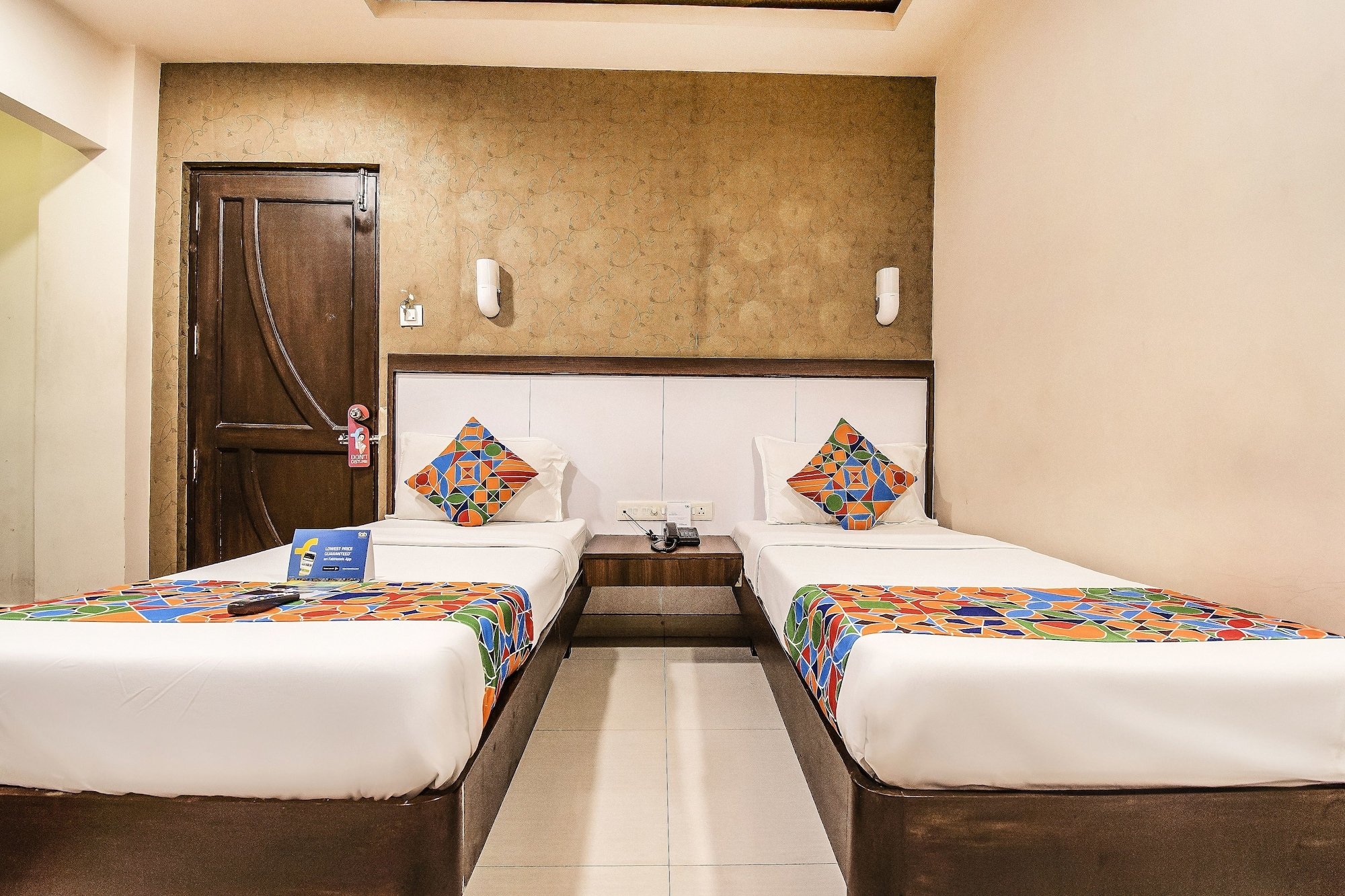 FabHotel Emerald Manor