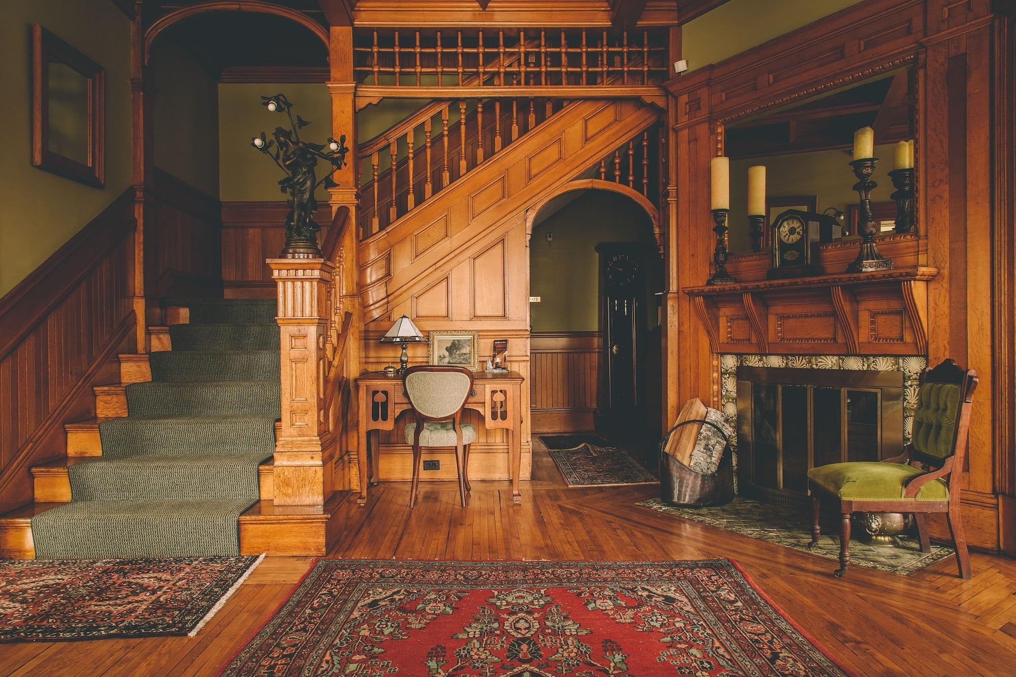 The Hillhurst Inn