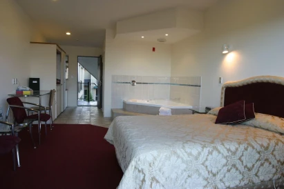 Chantillys Motor Lodge