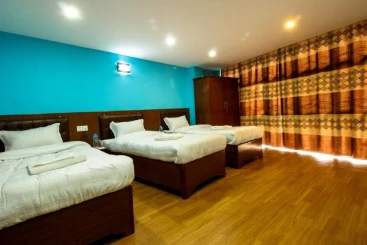 Everest Holiday Inn
