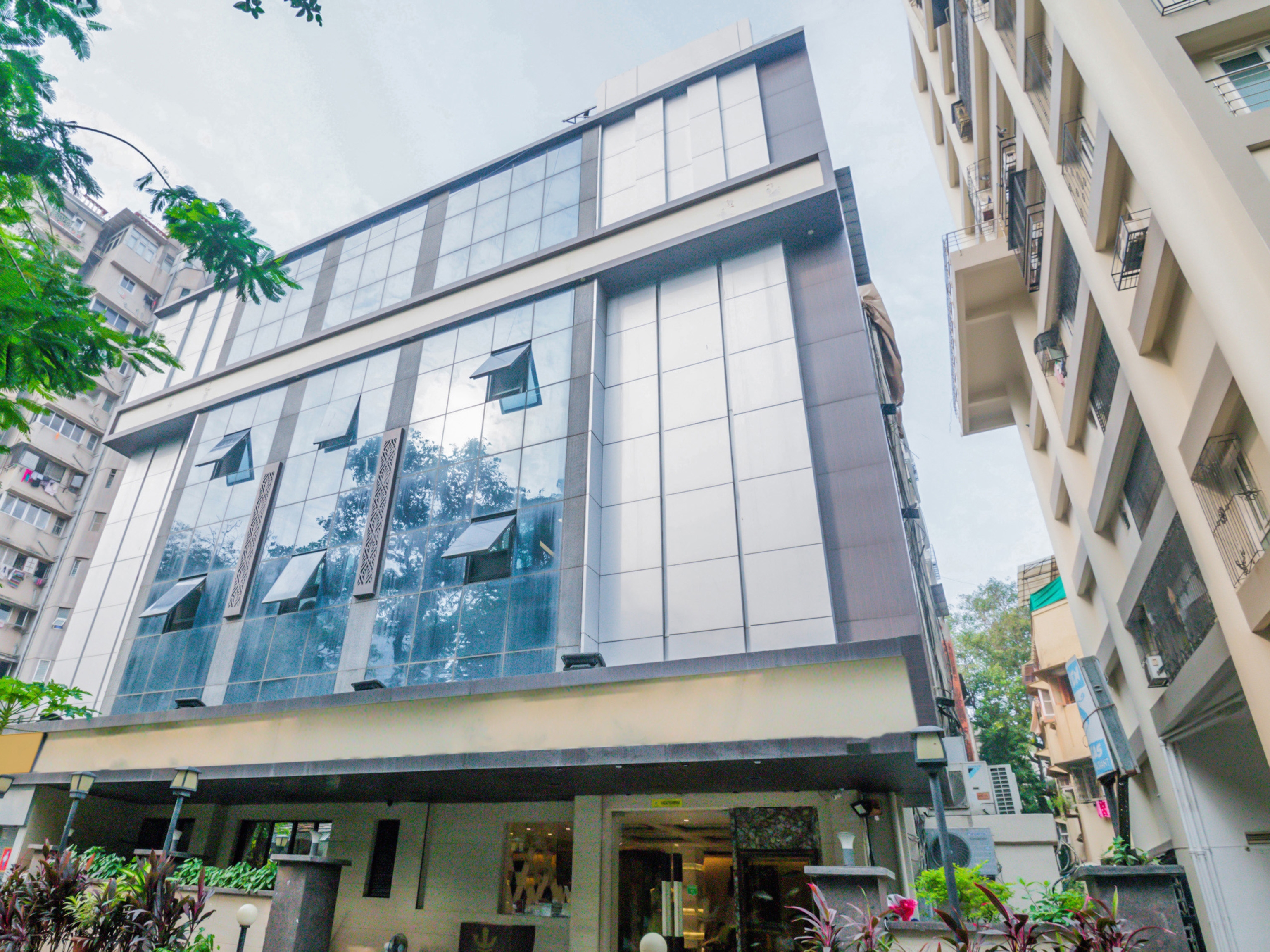 Collection O 30085 Supreme Hotel Cuffe Parade